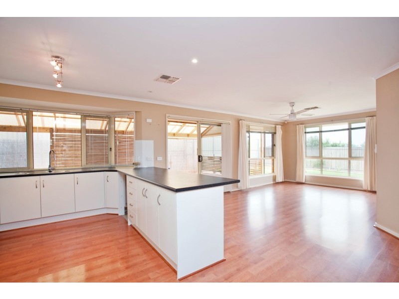 4 Torquay Drive, Seaford Rise SA 5169