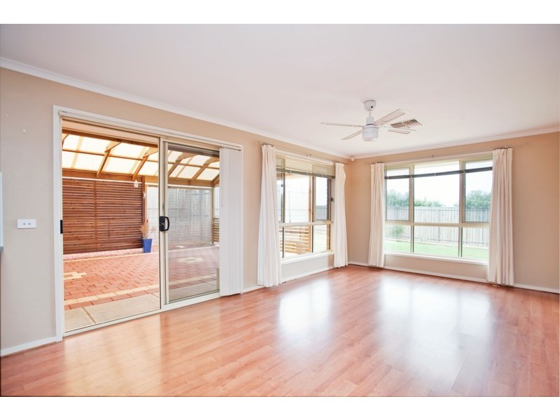 4 Torquay Drive, Seaford Rise SA 5169