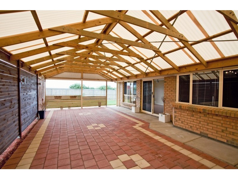 4 Torquay Drive, Seaford Rise SA 5169
