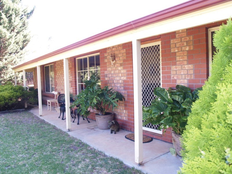 11 Stirling Avenue, Sellicks Beach SA 5174