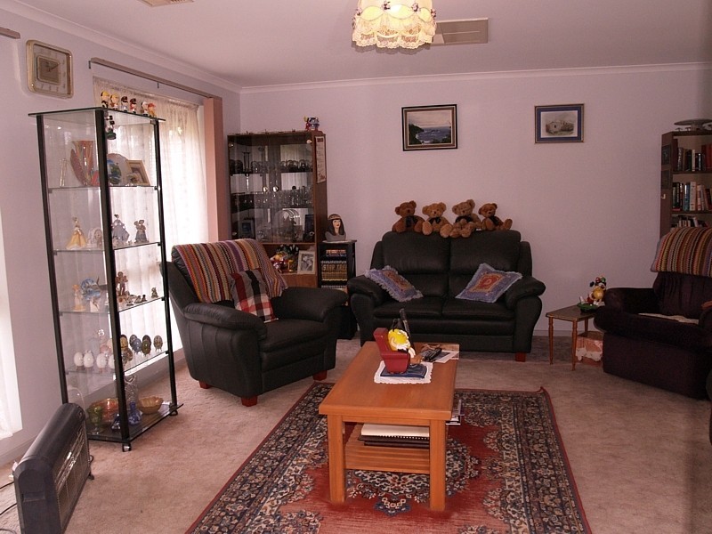 17 Bordeaux Drive, Woodcroft SA 5162