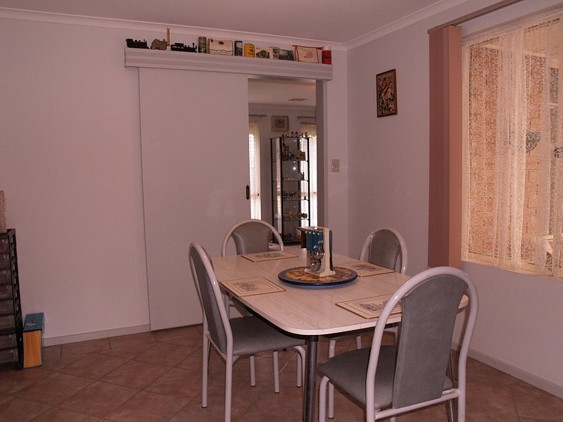 17 Bordeaux Drive, Woodcroft SA 5162