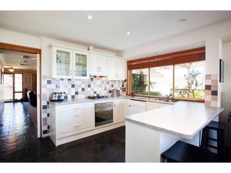 24 Beeches Road, Hallett Cove SA 5158