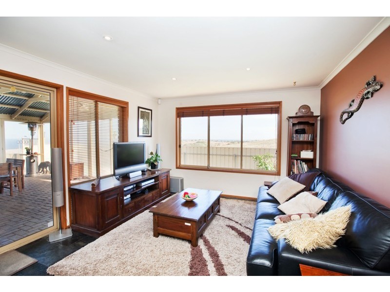 24 Beeches Road, Hallett Cove SA 5158