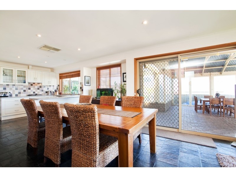 24 Beeches Road, Hallett Cove SA 5158
