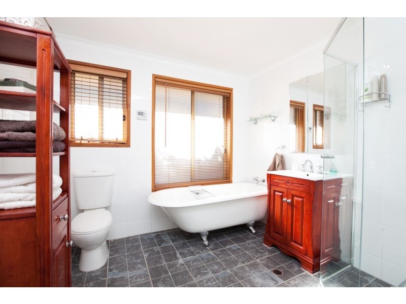 24 Beeches Road, Hallett Cove SA 5158