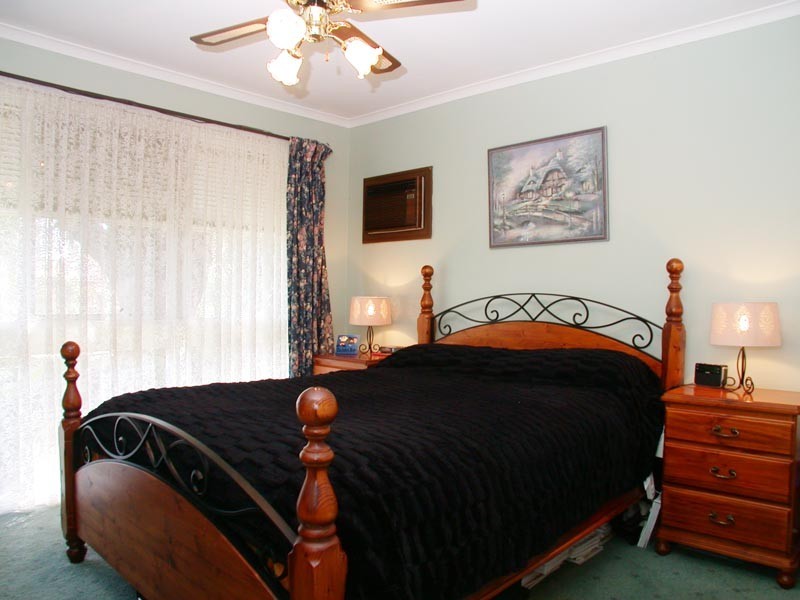 31 Flinders Crescent, Hackham SA 5163