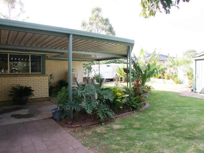 31 Flinders Crescent, Hackham SA 5163