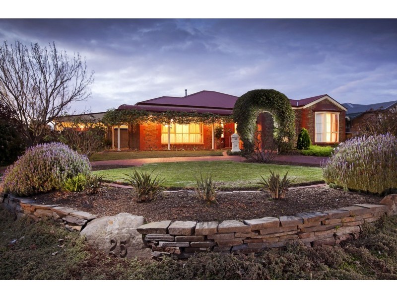 25 Equestrian Drive, Woodcroft SA 5162