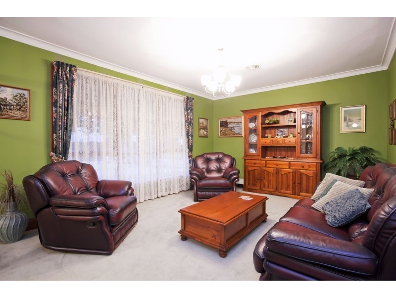 25 Equestrian Drive, Woodcroft SA 5162