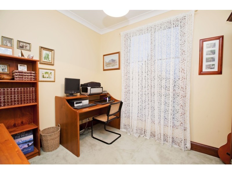 25 Equestrian Drive, Woodcroft SA 5162