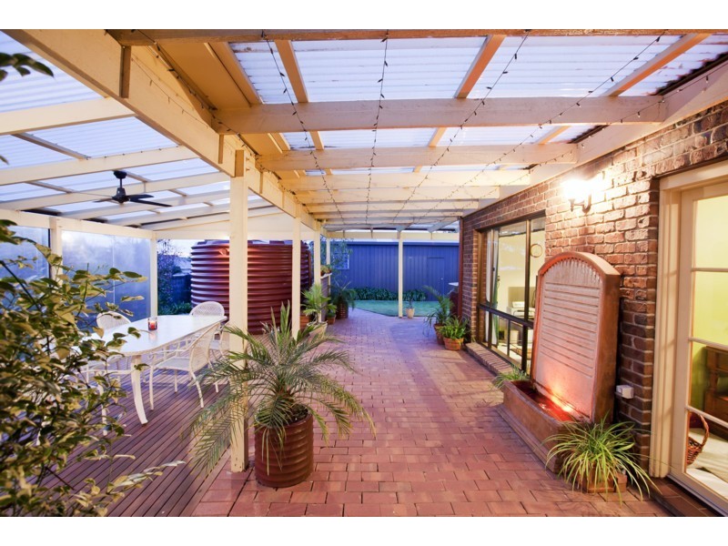 25 Equestrian Drive, Woodcroft SA 5162