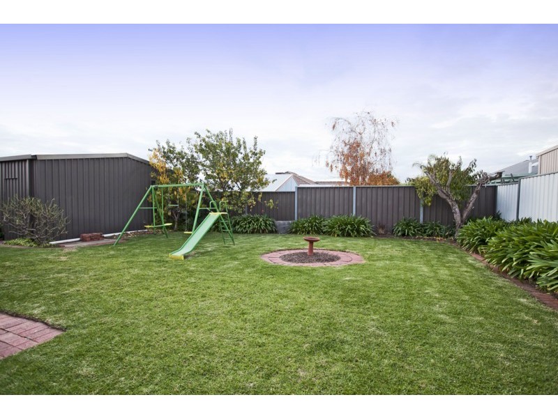 25 Equestrian Drive, Woodcroft SA 5162