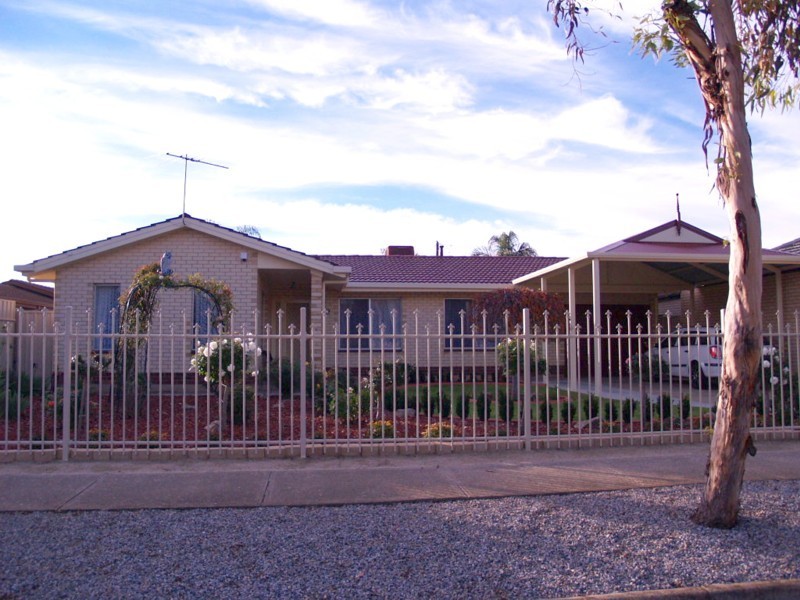 19 Booth Avenue, Morphett Vale SA 5162