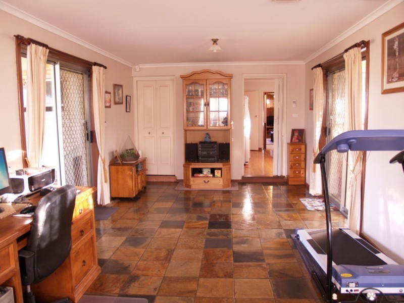 19 Booth Avenue, Morphett Vale SA 5162