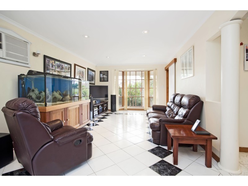 6 Siegersdorf Crescent, Old Reynella SA 5161