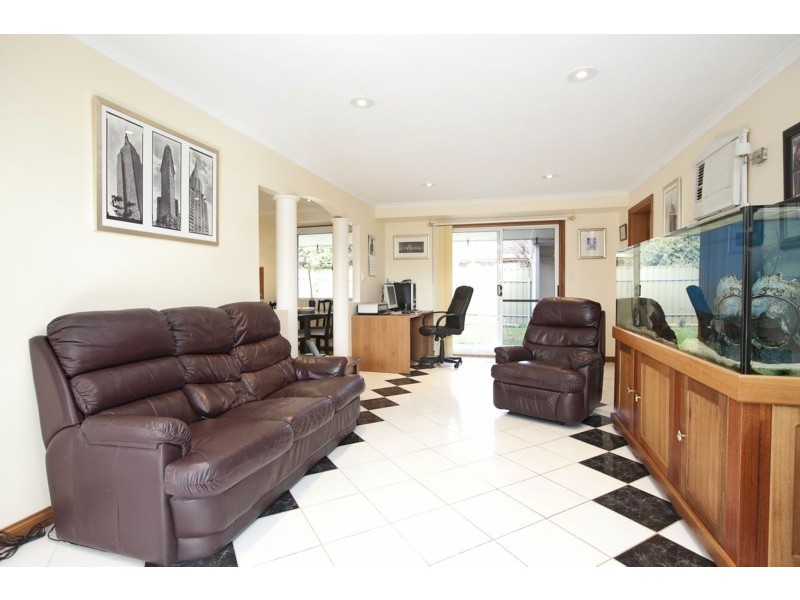 6 Siegersdorf Crescent, Old Reynella SA 5161