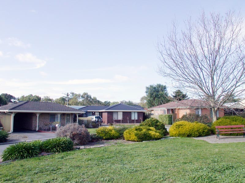 5 Coonawarra Close, Woodcroft SA 5162