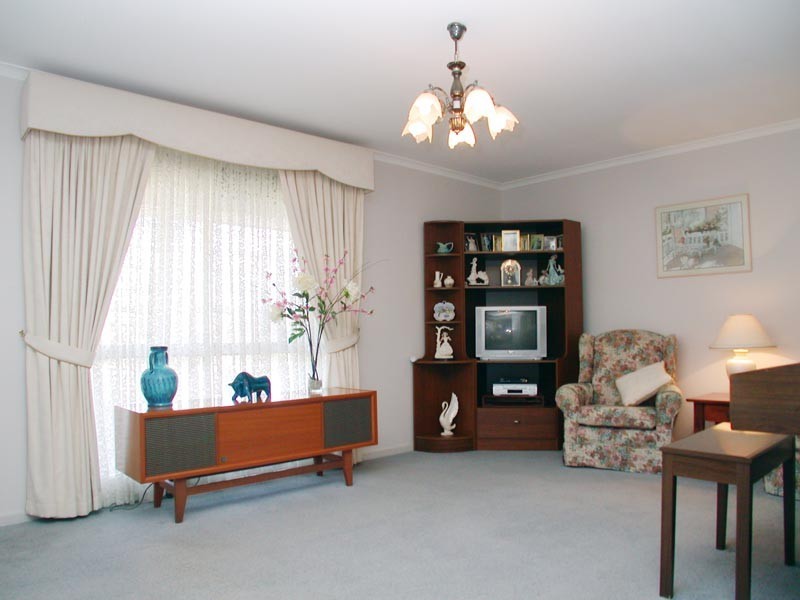 5 Coonawarra Close, Woodcroft SA 5162