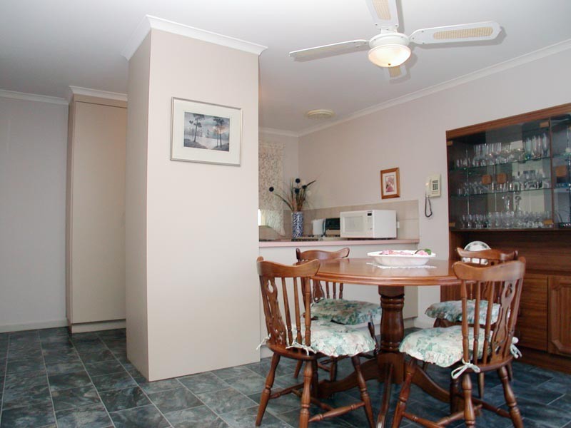 5 Coonawarra Close, Woodcroft SA 5162
