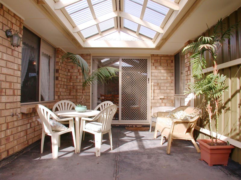5 Coonawarra Close, Woodcroft SA 5162