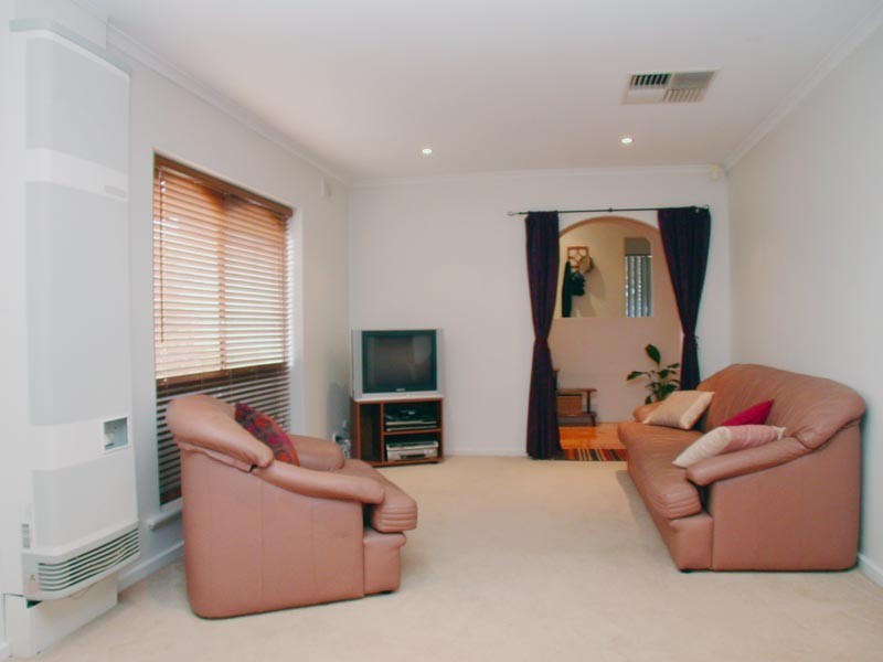 14 Amberly Drive, Happy Valley SA 5159