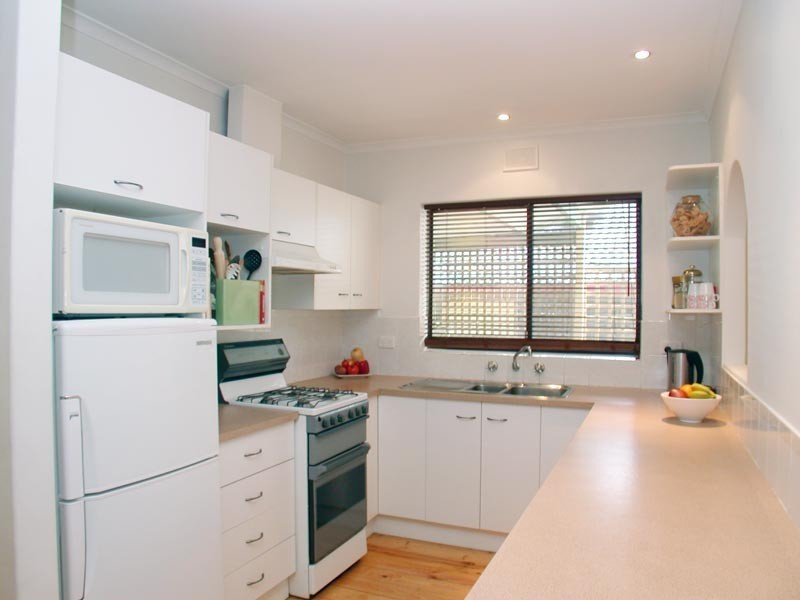 14 Amberly Drive, Happy Valley SA 5159