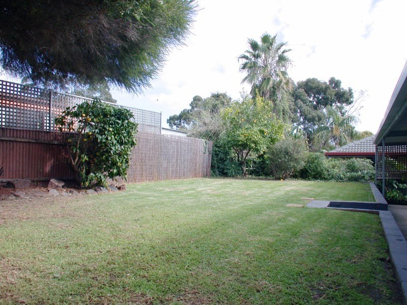 14 Amberly Drive, Happy Valley SA 5159