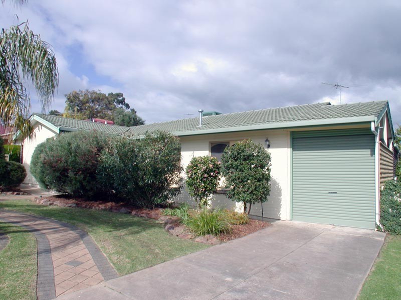 14 Amberly Drive, Happy Valley SA 5159