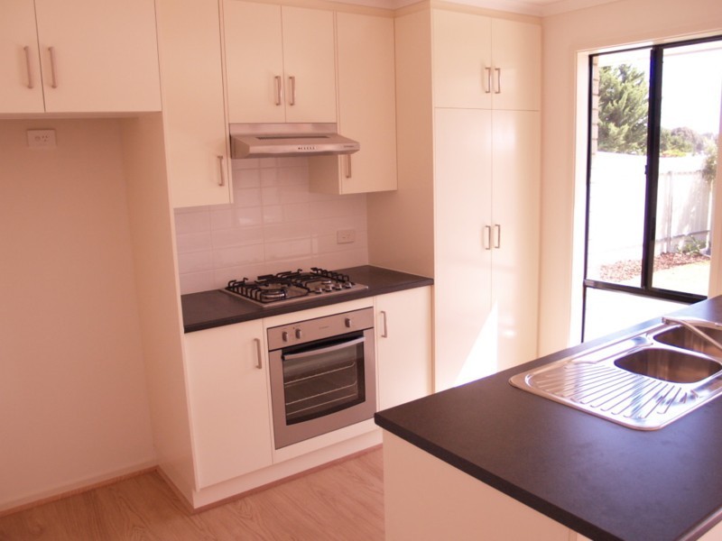 1 Gunn Close, Morphett Vale SA 5162