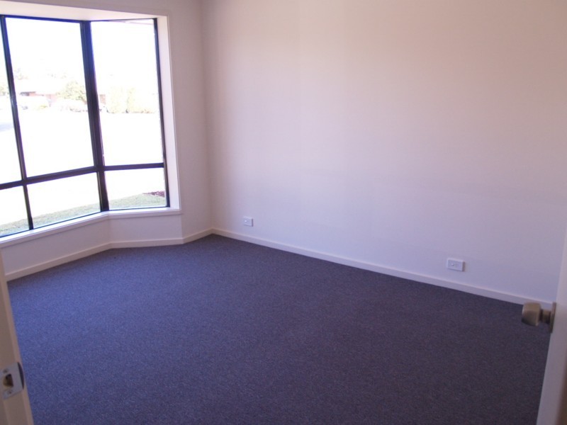 1 Gunn Close, Morphett Vale SA 5162