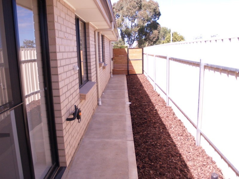 1 Gunn Close, Morphett Vale SA 5162