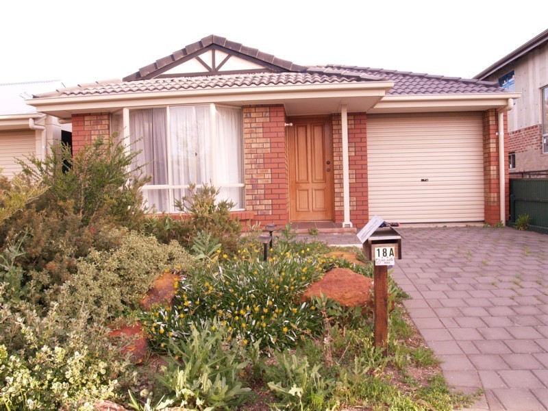 18a Regent Street, Moana SA 5169