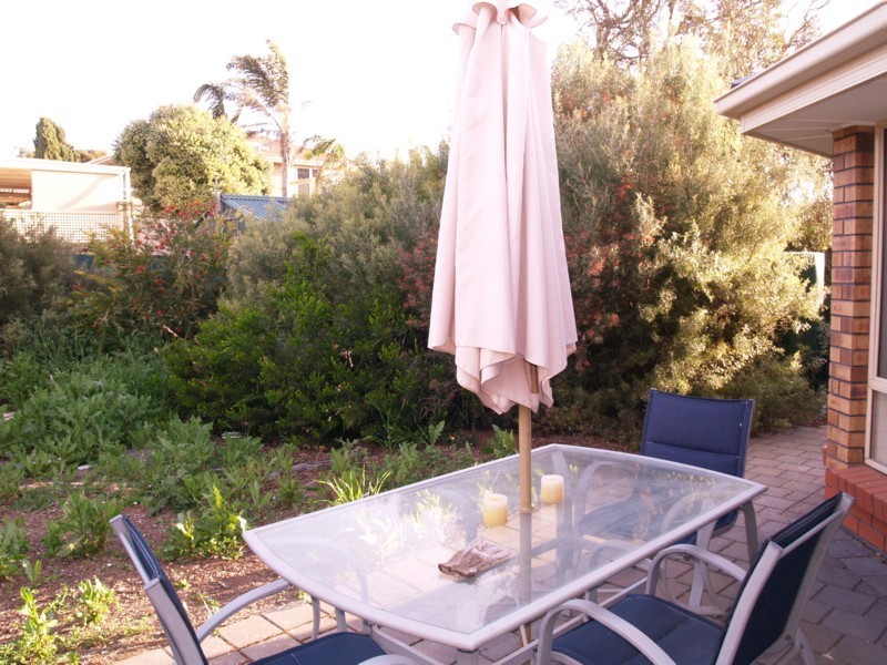 18a Regent Street, Moana SA 5169