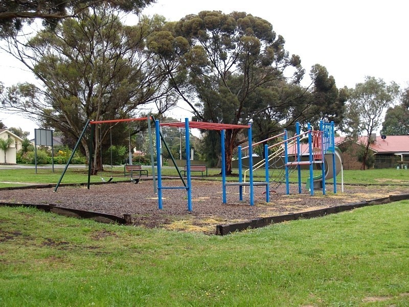 27 Madeira Drive, Morphett Vale SA 5162