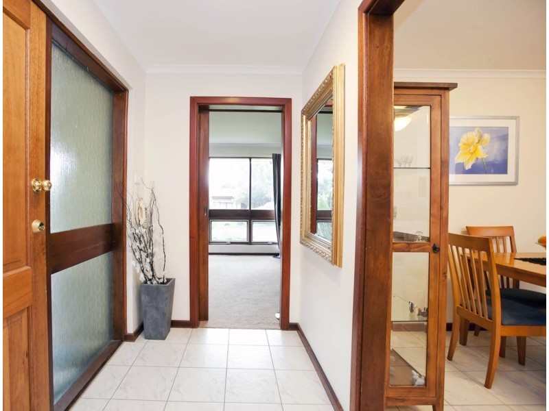 8 Mandalay Drive, Happy Valley SA 5159