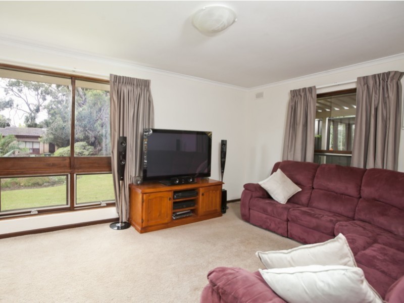 8 Mandalay Drive, Happy Valley SA 5159