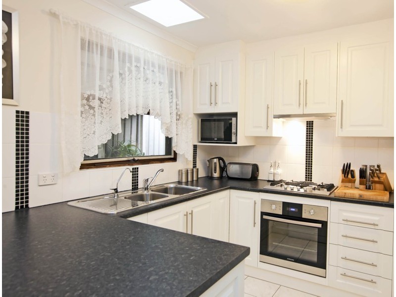 8 Mandalay Drive, Happy Valley SA 5159