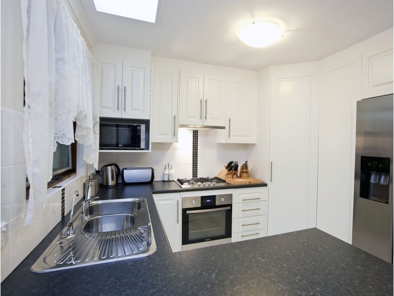 8 Mandalay Drive, Happy Valley SA 5159