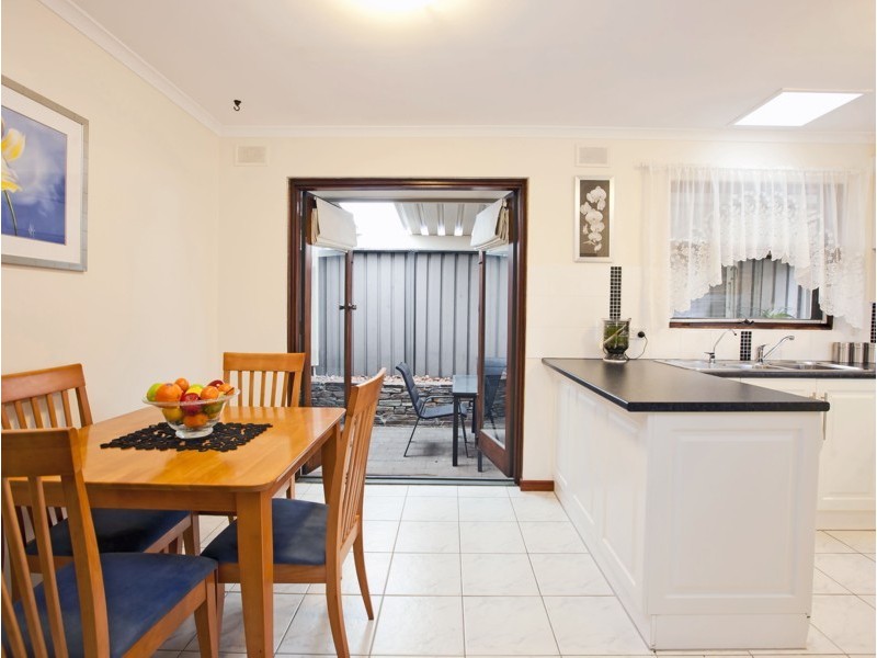 8 Mandalay Drive, Happy Valley SA 5159