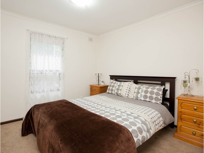 8 Mandalay Drive, Happy Valley SA 5159