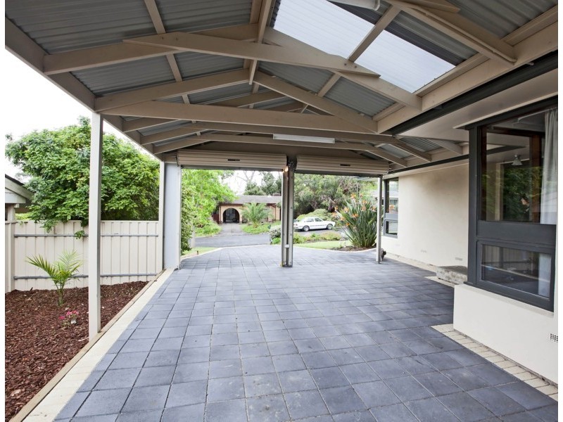 8 Mandalay Drive, Happy Valley SA 5159