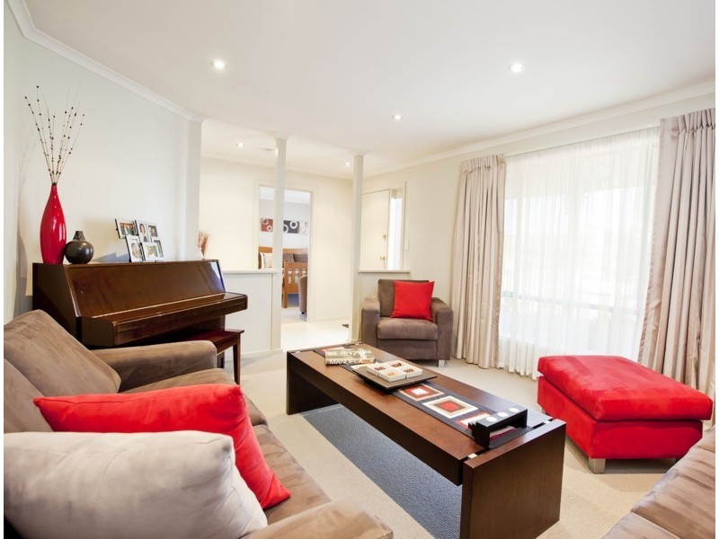 69 Warburton Drive, Woodcroft SA 5162