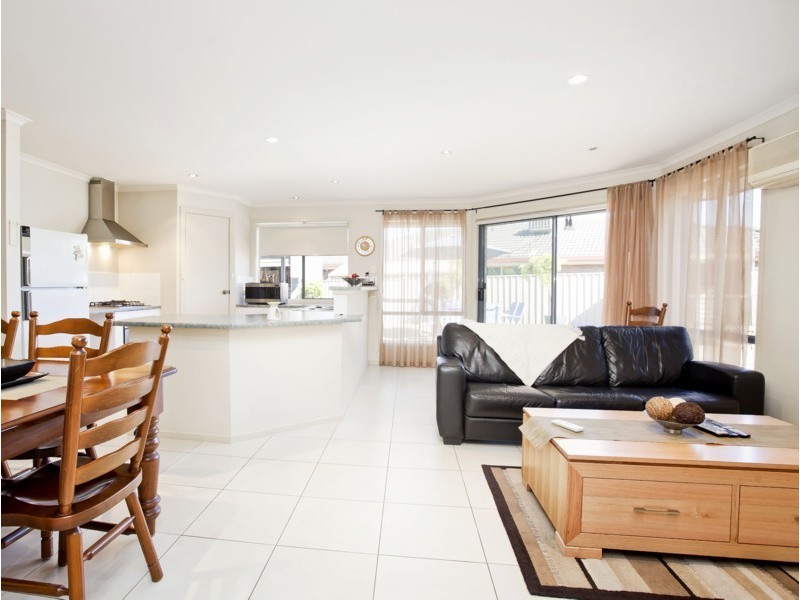 69 Warburton Drive, Woodcroft SA 5162