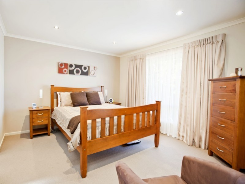 69 Warburton Drive, Woodcroft SA 5162