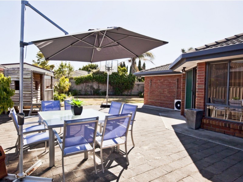 69 Warburton Drive, Woodcroft SA 5162