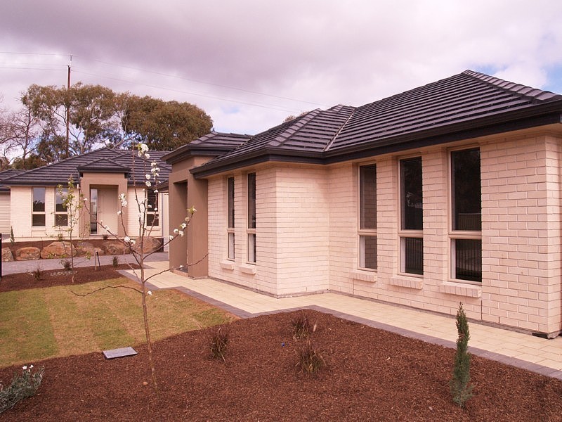 1 and 2 (2-4) Bayton Road, Huntfield Heights SA 5163