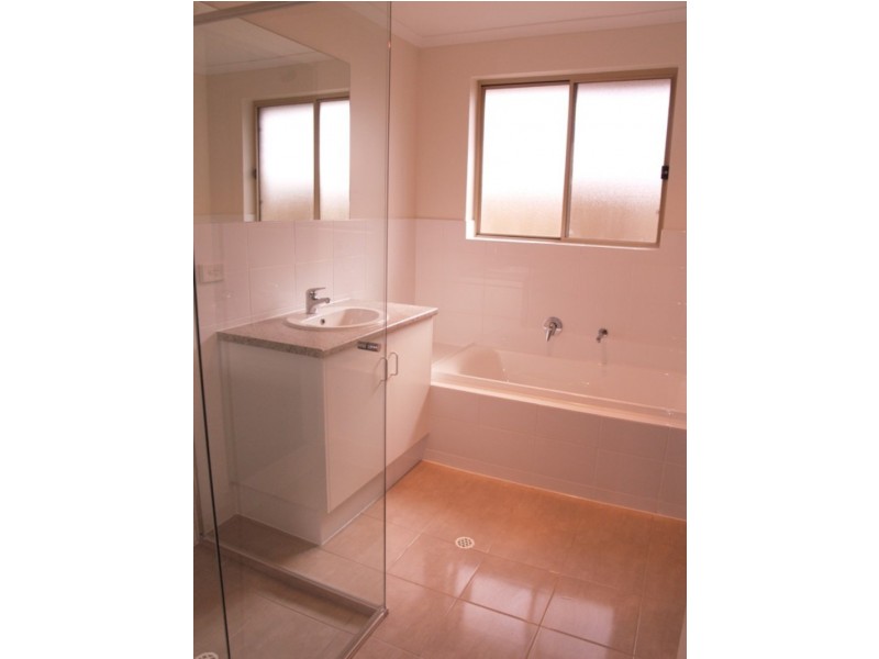 1 and 2 (2-4) Bayton Road, Huntfield Heights SA 5163