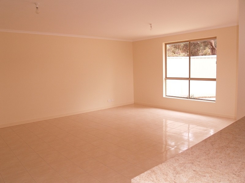 7 (2-4) Bayton Road, Huntfield Heights SA 5163