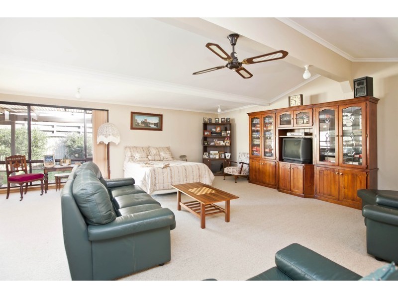 19 Eloise Avenue, Hallett Cove SA 5158